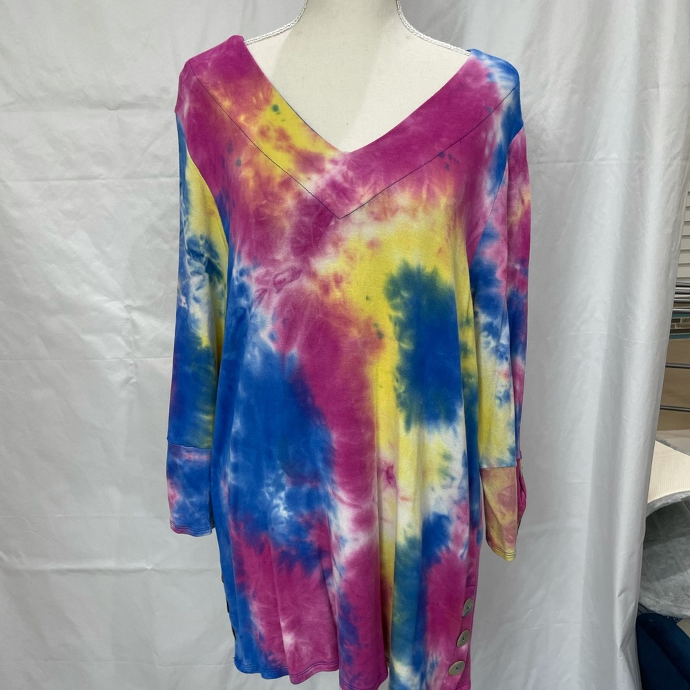 3/$35 Tie Dye tshirt. XL